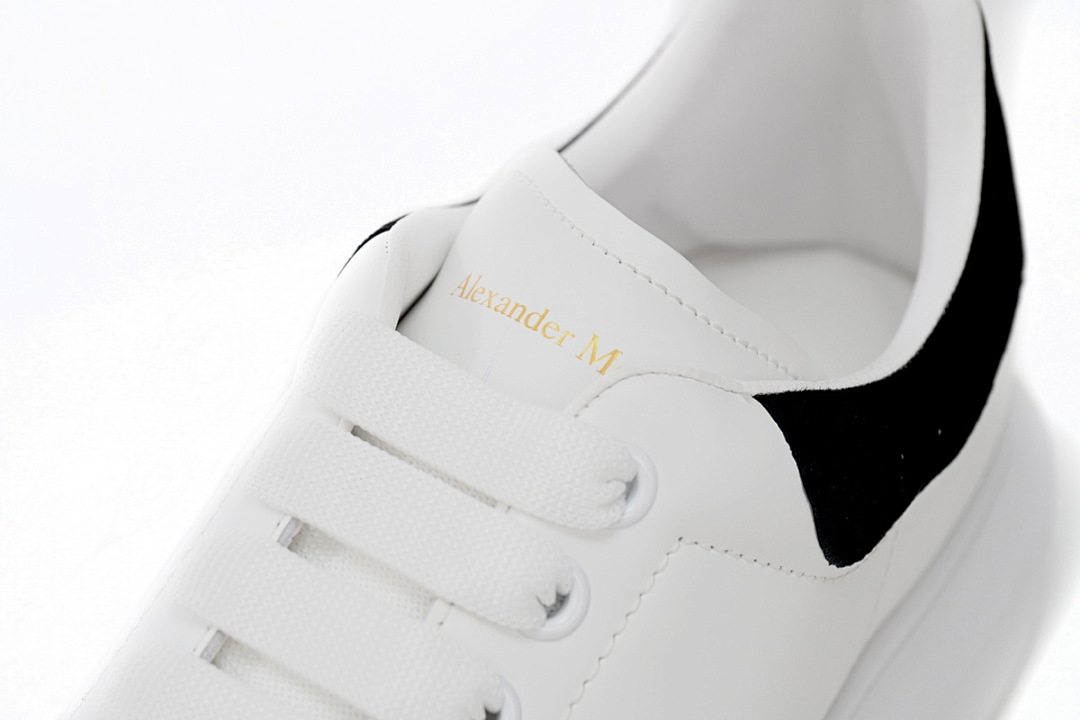 Alexander McQueen Sneaker Black Velvet