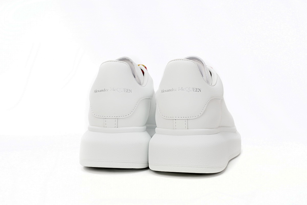 Alexander McQueen Sneaker Colored Ribbon