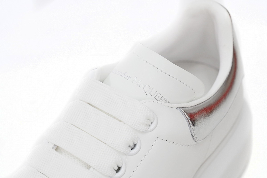 Alexander McQueen Sneaker Silver Tail