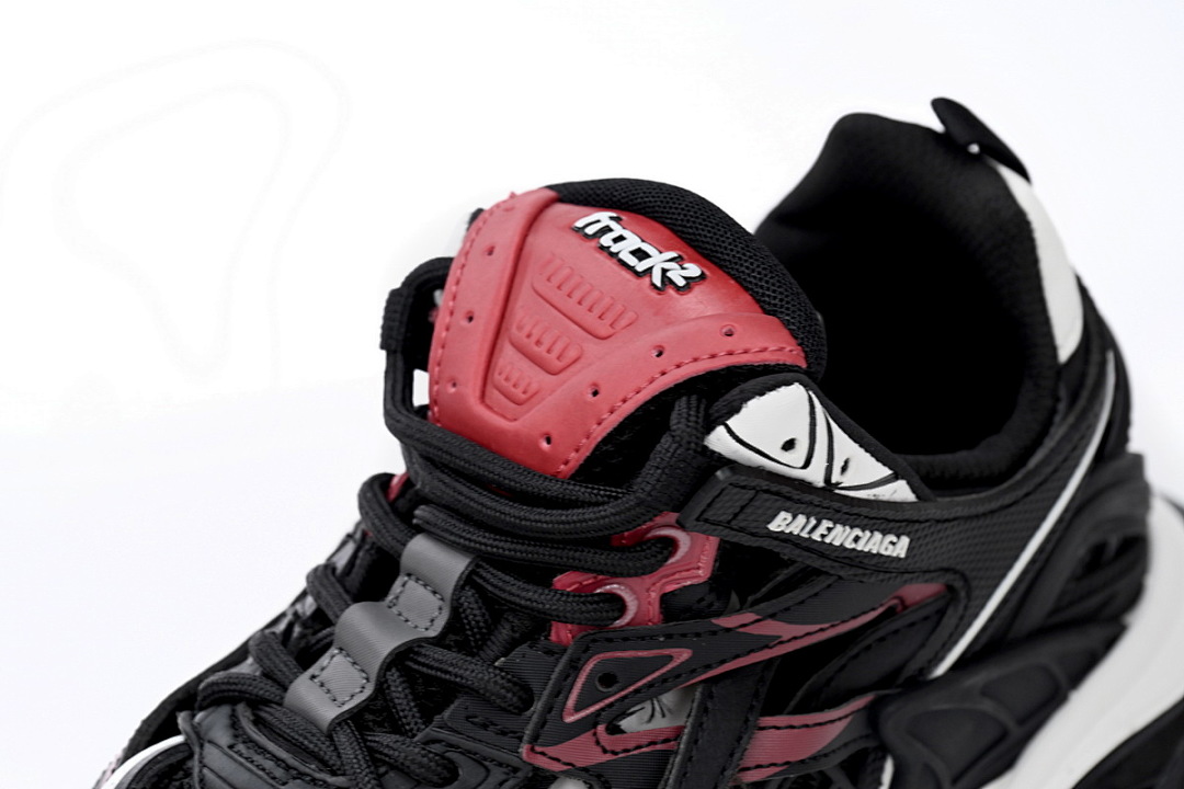Baskets Balenciaga Track 2, noir, blanc et rouge, modèle militaire, W2GN3 6000