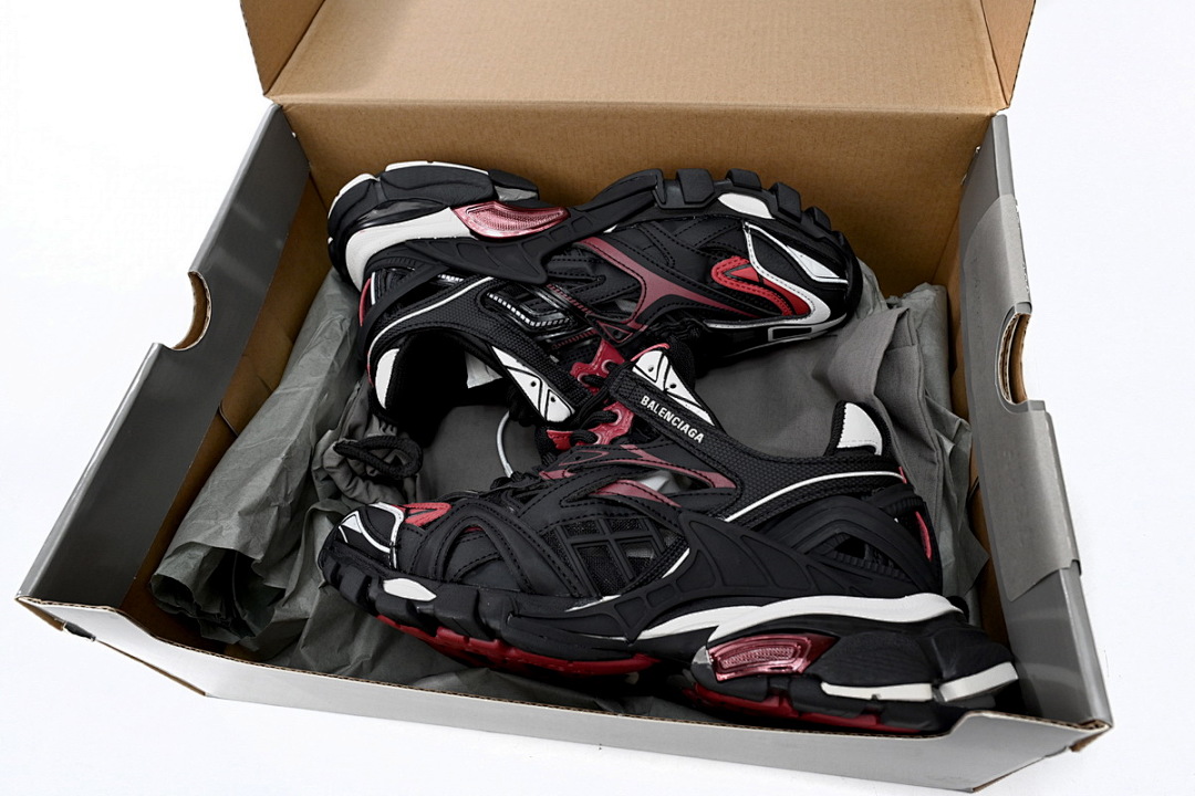 Baskets Balenciaga Track 2, noir, blanc et rouge, modèle militaire, W2GN3 6000