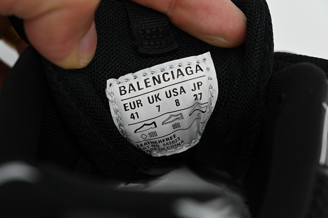 Balenciaga Track Graffiti Preto Branco W3SR2 2315