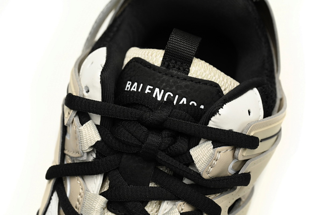 Tênis Balenciaga Track Bege, Preto e Branco W3AC4 8071