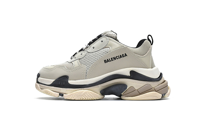 Balenciaga Triple S, couleur vanille, référence W09O6 9787 
