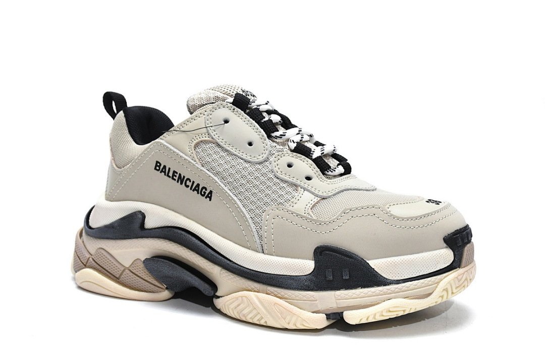 Balenciaga Triple S, couleur vanille, référence W09O6 9787 