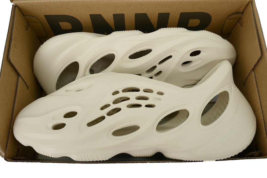 G55486 adidas Yeezy Foam Runner Ararat
