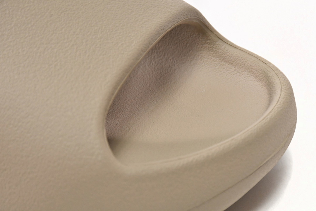 GW1934 adidas Yeezy Slide Pure
