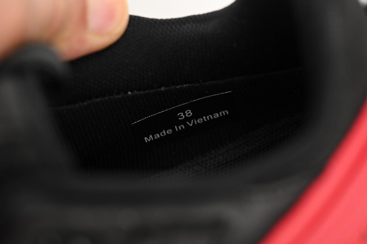 H209B4M 00120 M2058 P49 Moncler Trailgrip Black Red