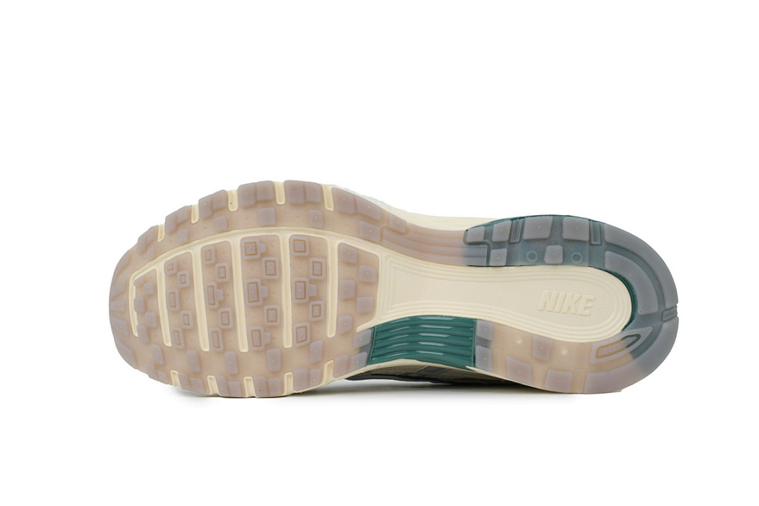 HF4308-072 Nike P-6000 Premium