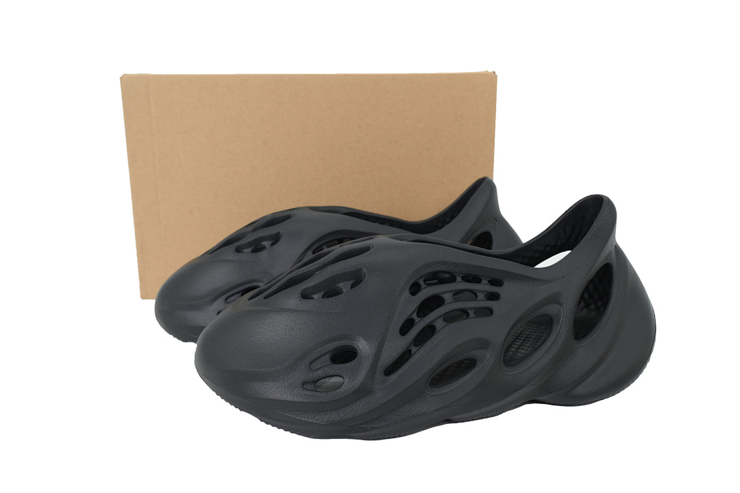 HP8739 adidas originals Yeezy Foam Runner Onyx