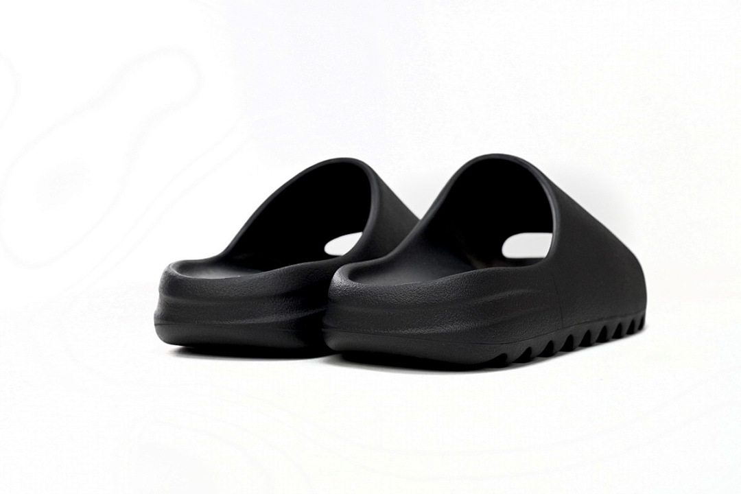 HQ6448 adidas Yeezy Slide Onyx