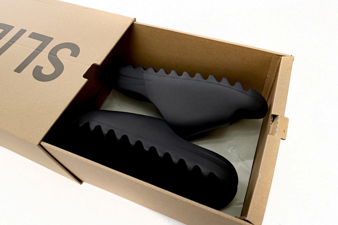 HQ6448 adidas Yeezy Slide Onyx