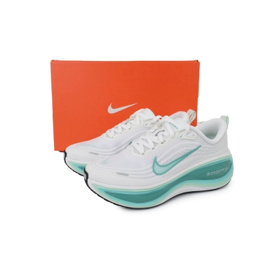 HV8154-100 Nike Wmns Vomero Plus 02