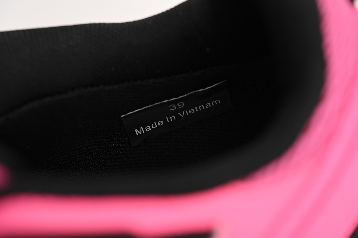 I109A4 M00260M296 0P49 Moncler Trailgrip Pink
