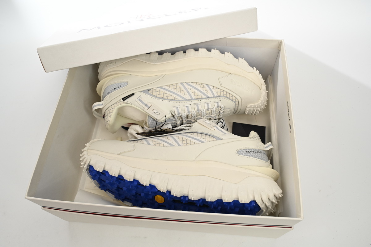 I109A4 M00350 M2056 Moncler White