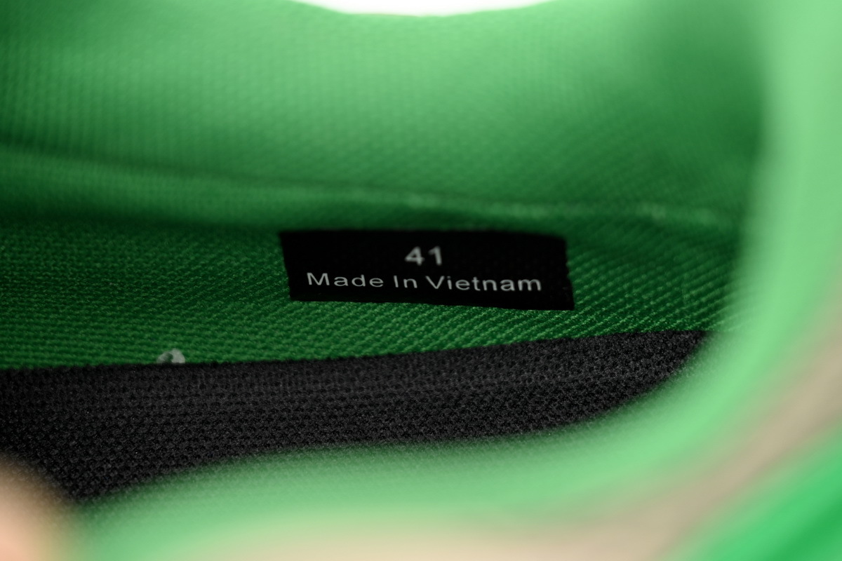 I109A4 M00350 M2670 Moncler Black Green