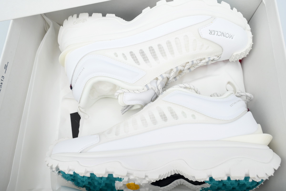 I109A 4M00130 M2808 Moncler Trailgrip Leather White Besh