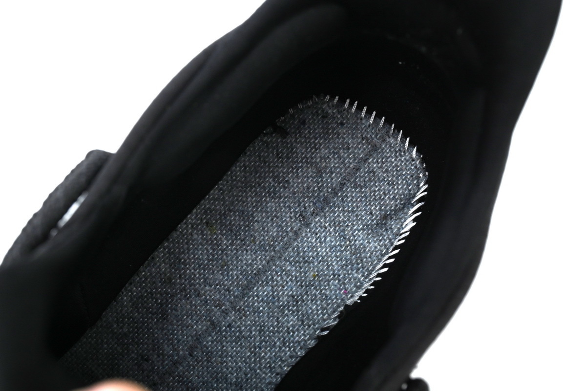 I209A4 M002 40 M3457999 Moncler Black