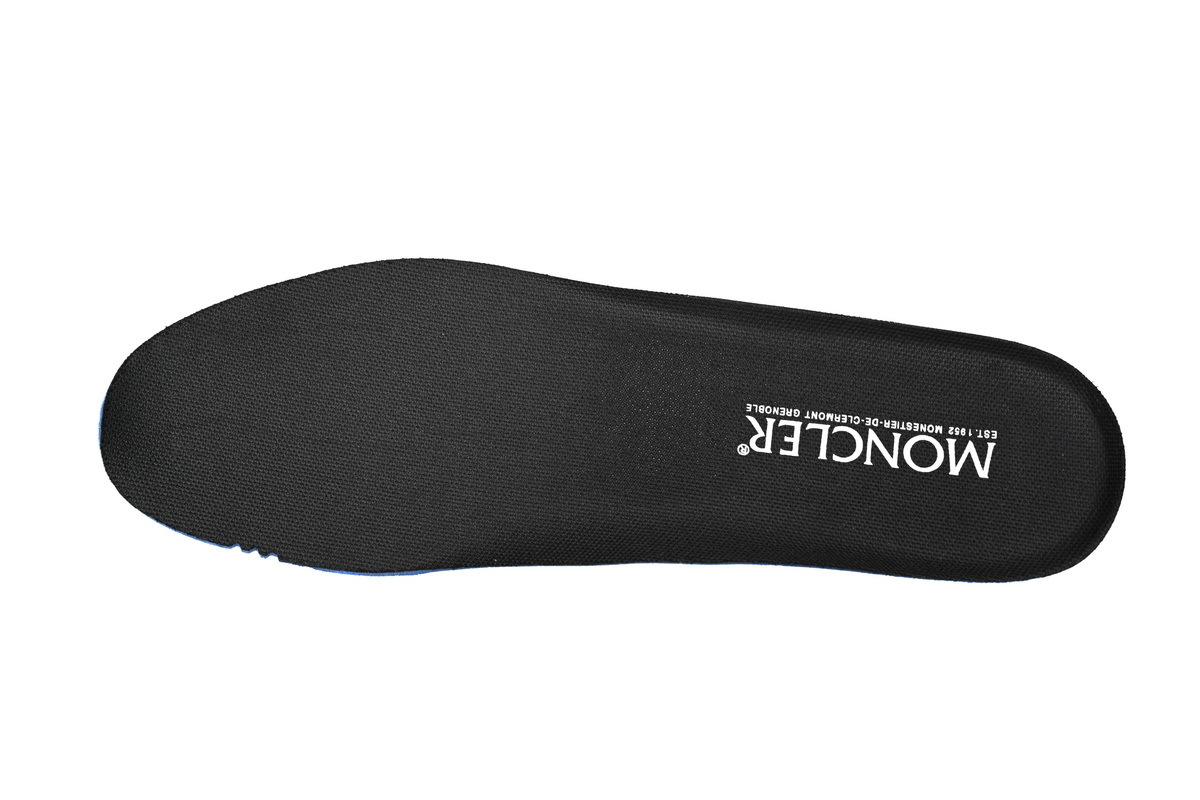 I209A 4M00230 M205872E Moncler Trailgrip Fluorescent Black Black Blue