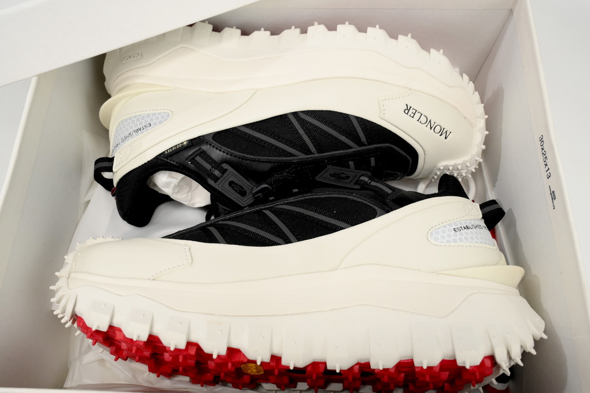 I209B 4M00230 M2058 Moncler Trailgrip Leather Black And White