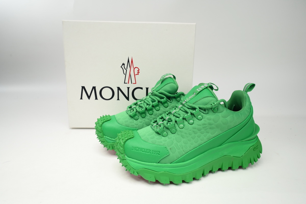 I209B 4M00230 M2202 Moncler Trailgrip Fluorescent Black Green