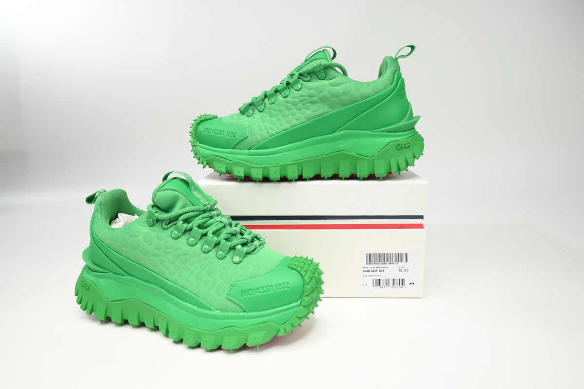 I209B 4M00230 M2202 Moncler Trailgrip Fluorescent Black Green