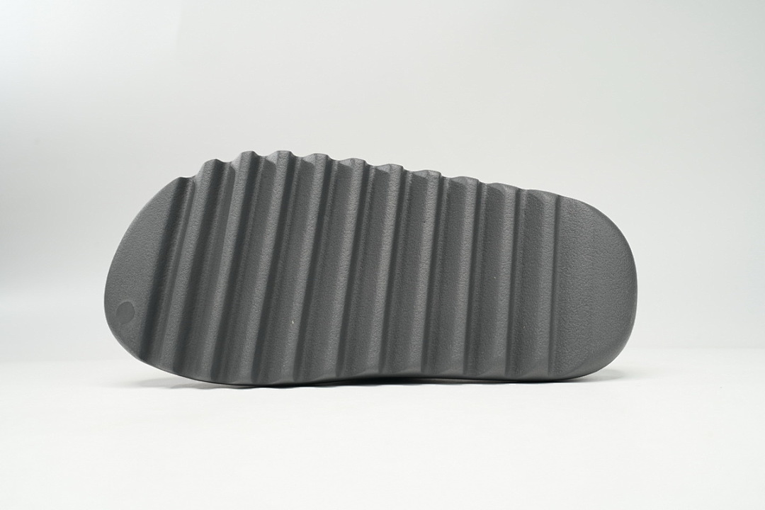 ID2350 adidas Yeezy Dark Gray
