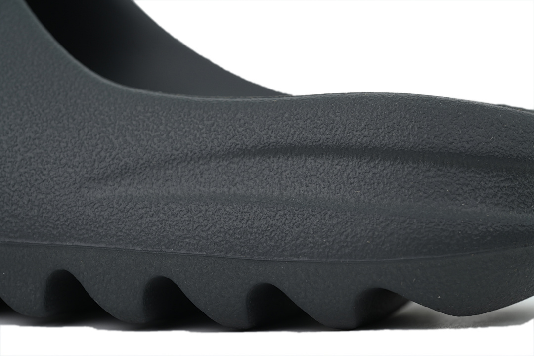 ID4132 adidas Yeezy Cool Grey