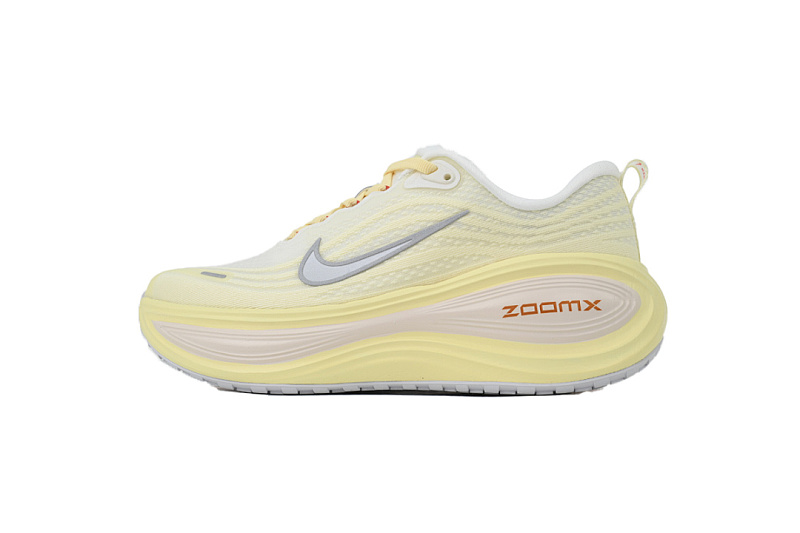 IM5020-100 Nike Wmns Vomero Yellow