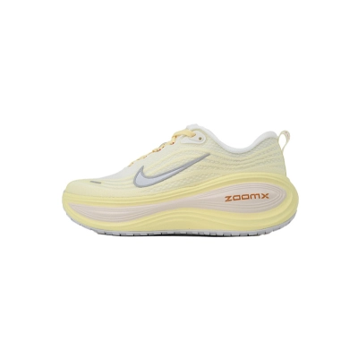 IM5020-100 Nike Wmns Vomero Yellow 01