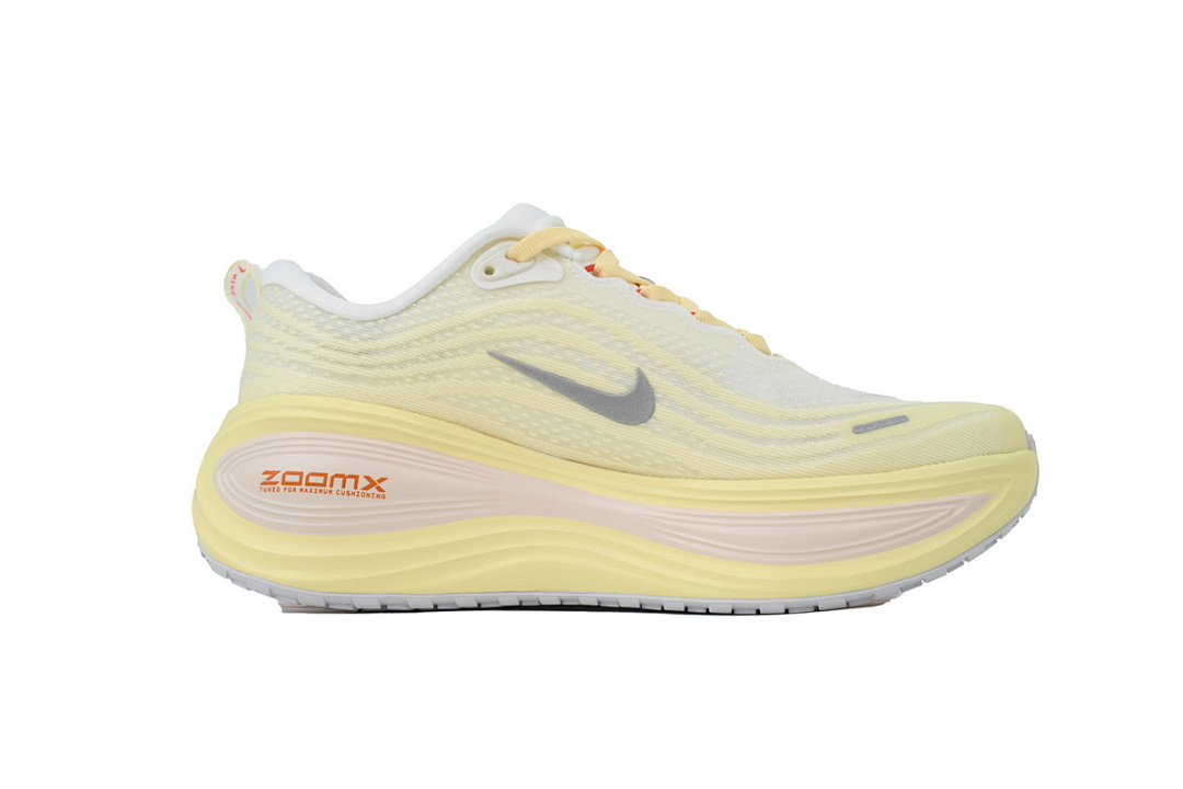IM5020-100 Nike Wmns Vomero Yellow