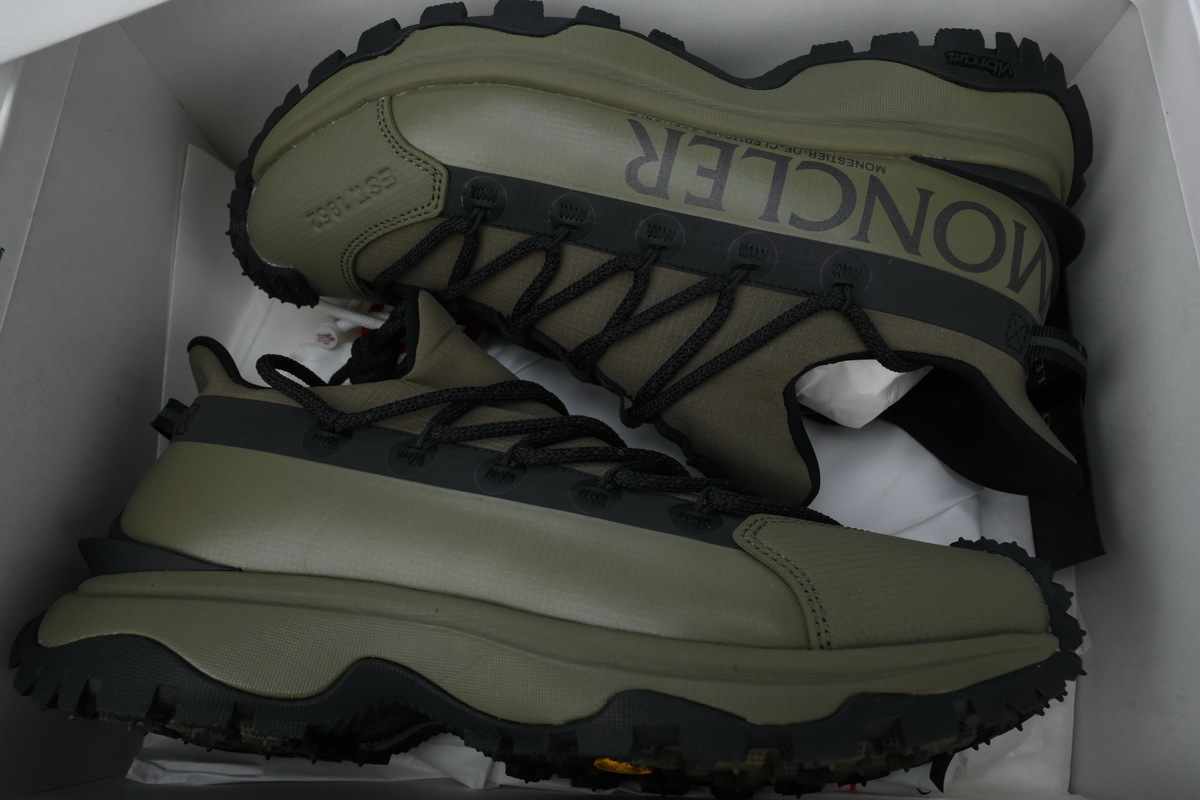 J109A4 M000 90 M3457241 Moncler Olive Green