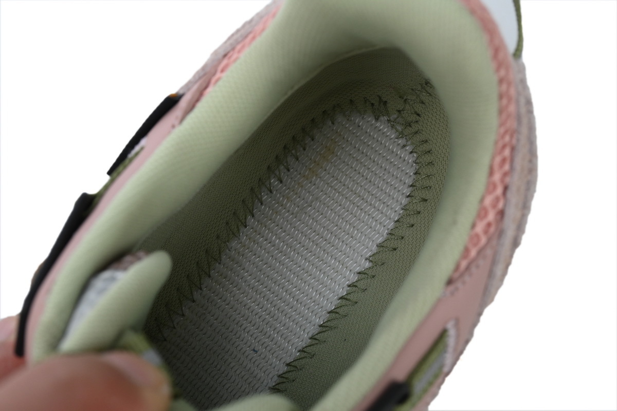 J109B4 M00160 M4052516 Moncler Light Gray Pink