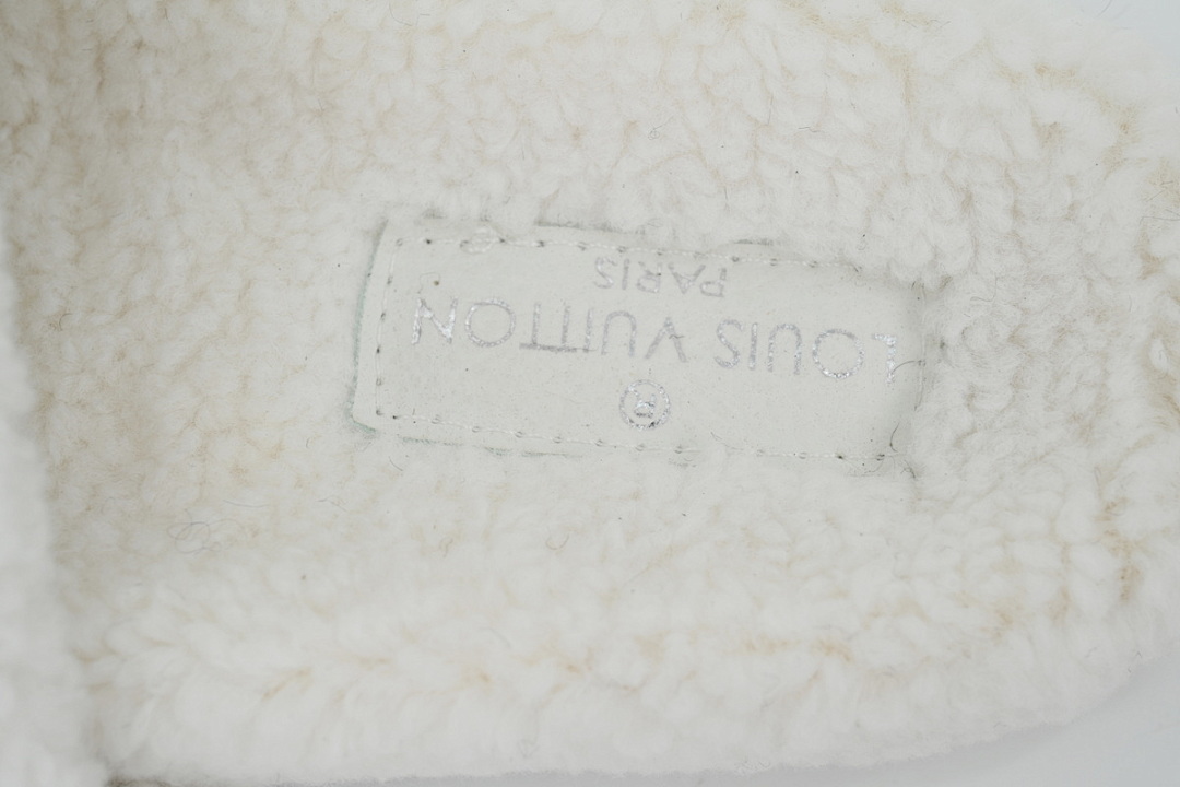 LOUIS VUIT White