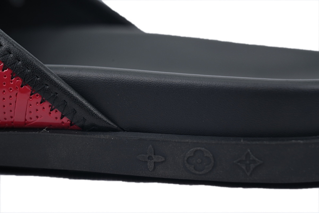 LOUIS VUITTON Black And Red On The Internet