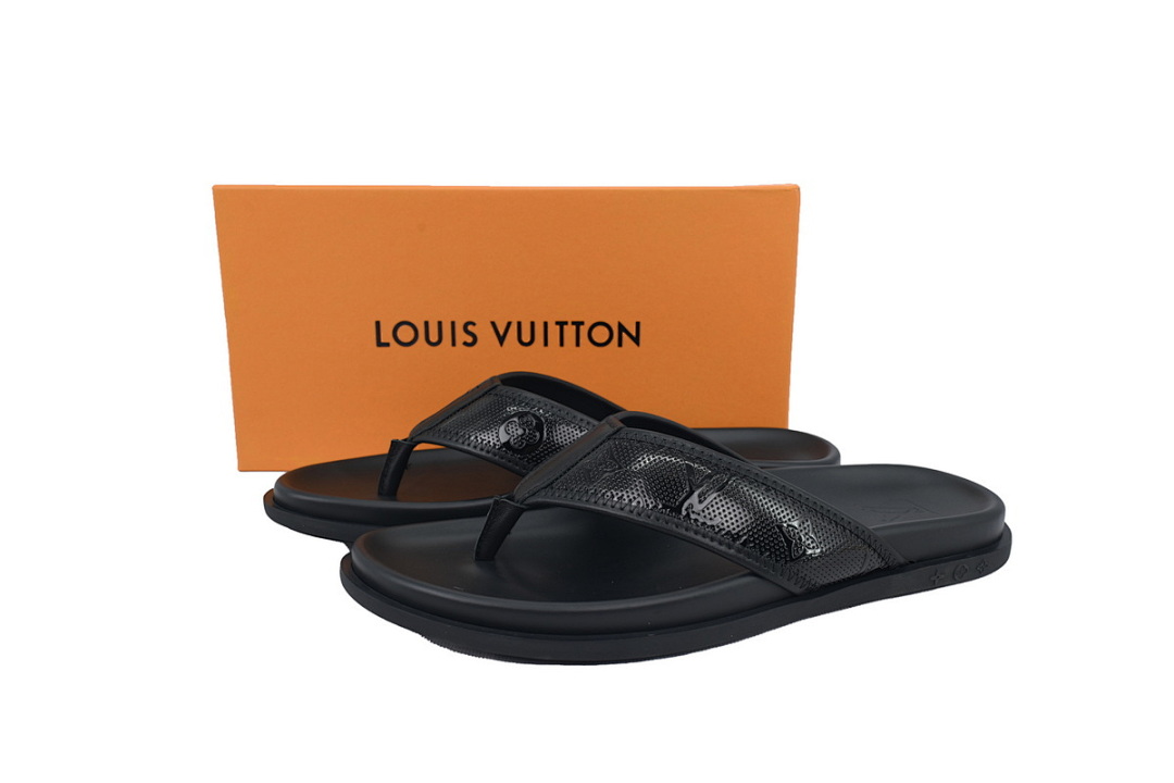 LOUIS VUITTON Black Skin