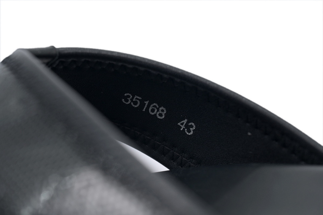 LOUIS VUITTON Black Skin