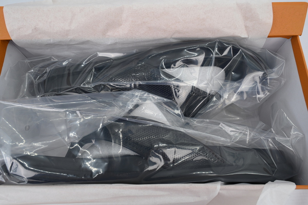 LOUIS VUITTON Black Skin