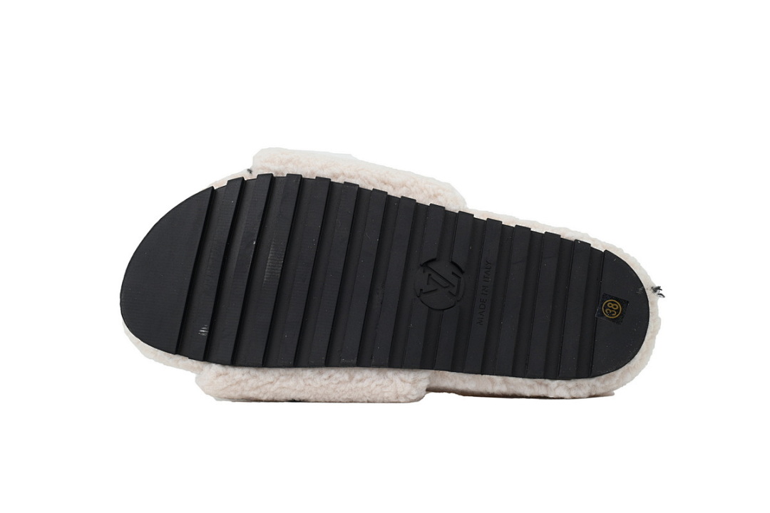 LOUIS VUITTON Bom Dia Beige