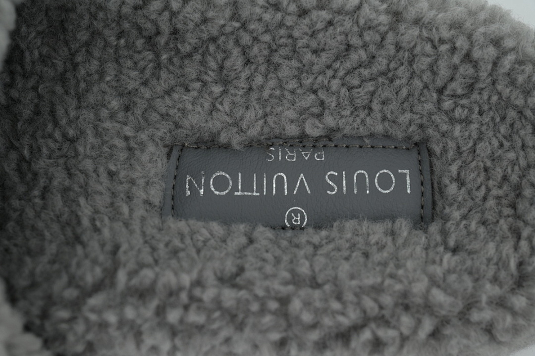 LOUIS VUITTON Dark Gray