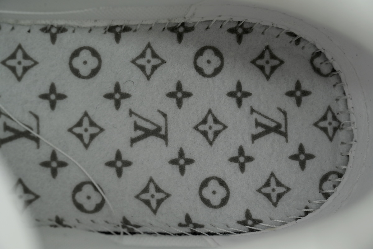 Louis Vuitton LV Trail Black White Sneakers