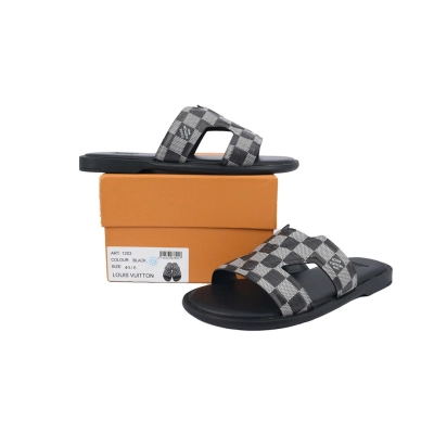 LOUIS VUITTON Oasis Black And White Check 02