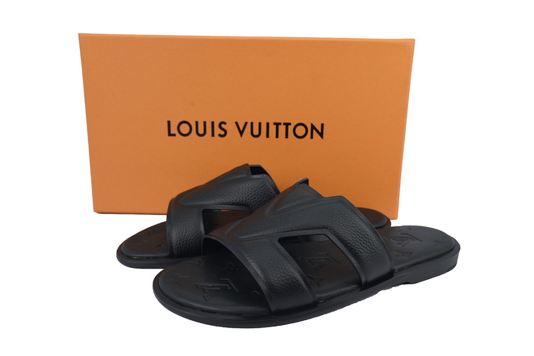 LOUIS VUITTON Oasis Black Leather Surface