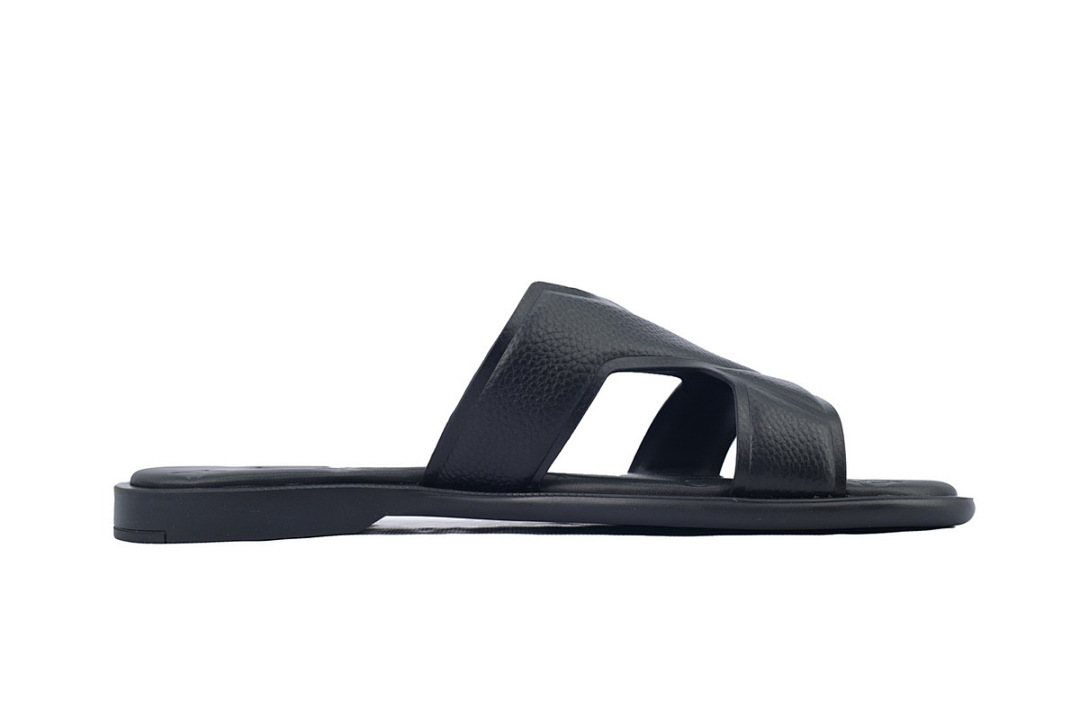 LOUIS VUITTON Oasis Black Leather Surface