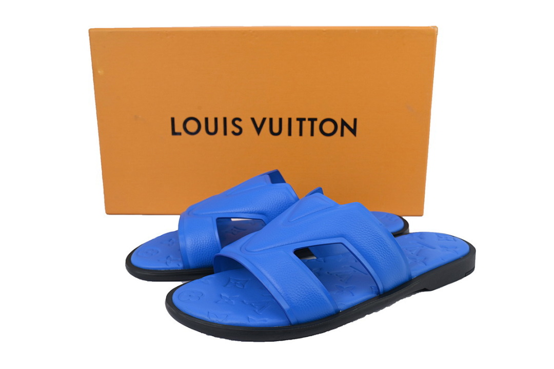 LOUIS VUITTON Oasis Blue Leather Surface