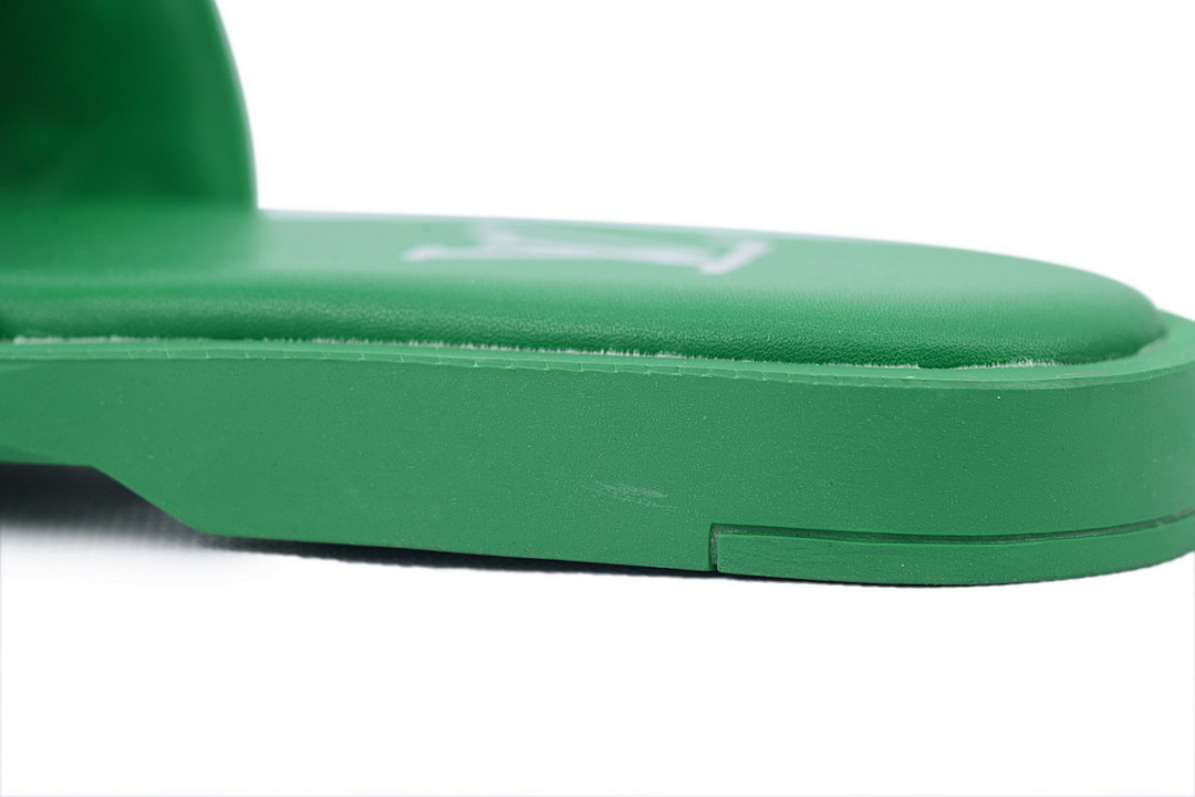 LOUIS VUITTON Oasis Green Embossing