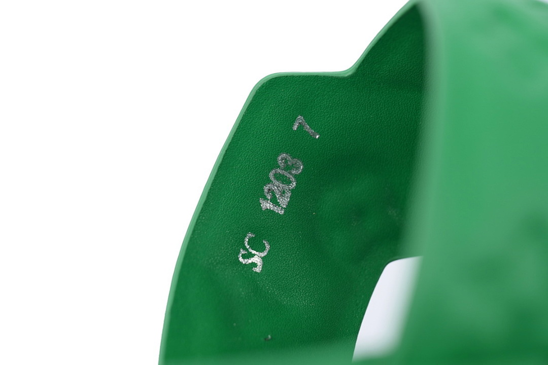 LOUIS VUITTON Oasis Green Embossing