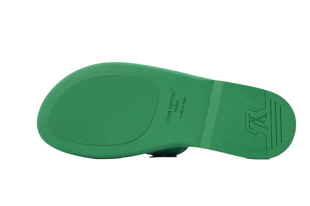 LOUIS VUITTON Oasis Green Embossing