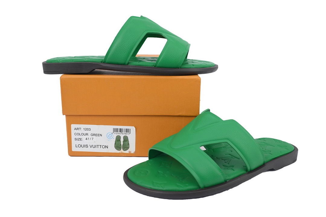 LOUIS VUITTON Oasis Green Glossy Surface