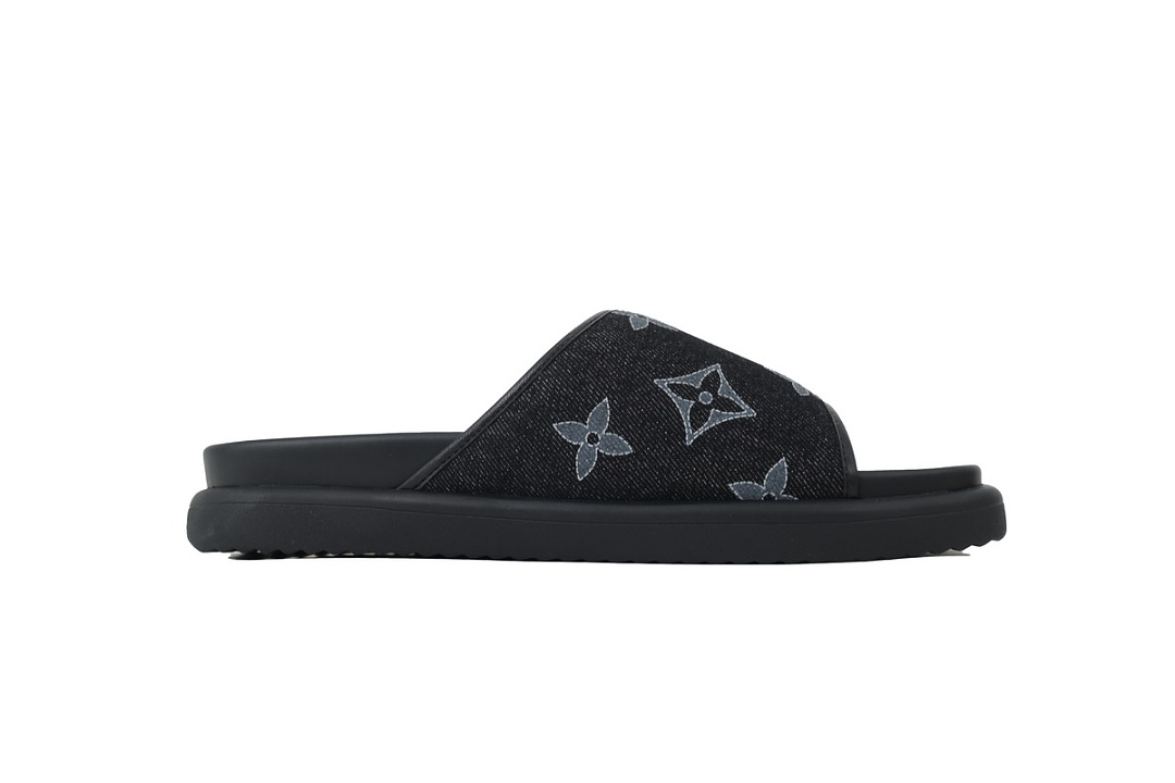 Chinelos LOUIS VUITTON em tecido jeans preto